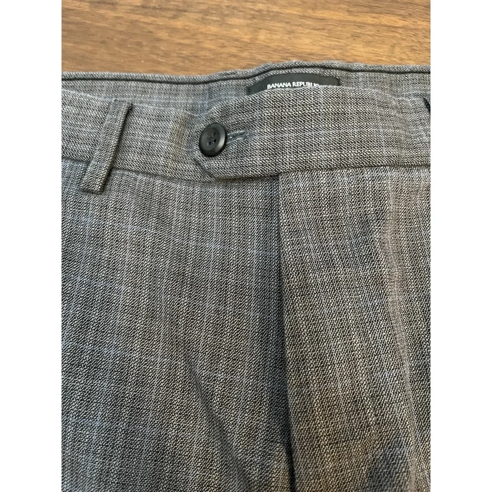 Banana Republic Men's 33x30 Dress Pants Gray Check Slim-Tapered Fit Size